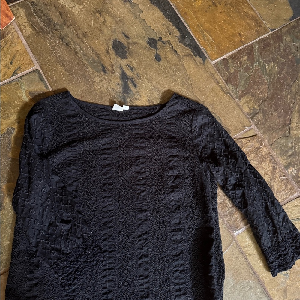 Cute black eyelet Gap shirt.